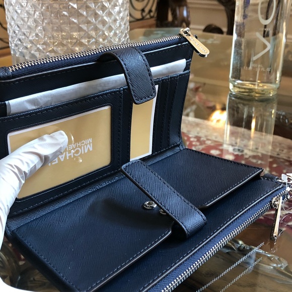 Michael kors double zip SmartPhone wallet wristlet - Picture 8 of 8